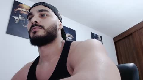 Snapshot of aaronteylor chatting on 12-02-24, 09:28 aaronteylor online show from 12-02-24, 09:28