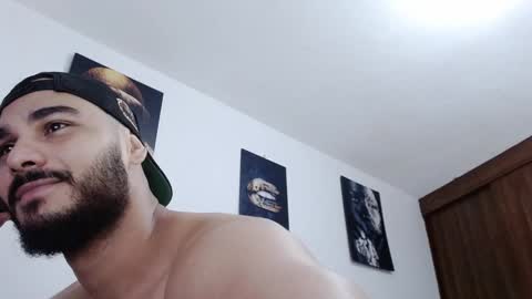 Snapshot of aaronteylor chatting on 12-16-24, 11:01 aaronteylor online show from 12-16-24, 11:01