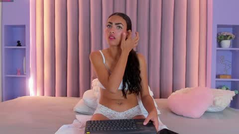 Snapshot of aashleytaylor chatting on 02-02-25, 11:40 AASHLEY online show from 02-02-25, 11:40