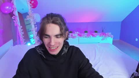 Fiona and Harry online show from 01-06-25, 08:07