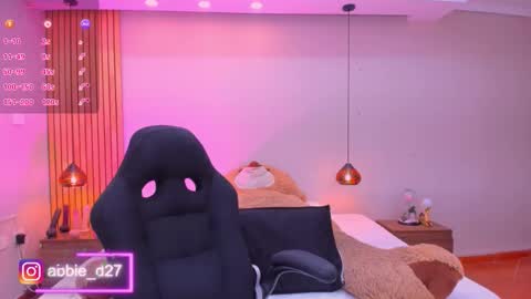 Abbie Edmond  online show from 12-18-25, 03:56