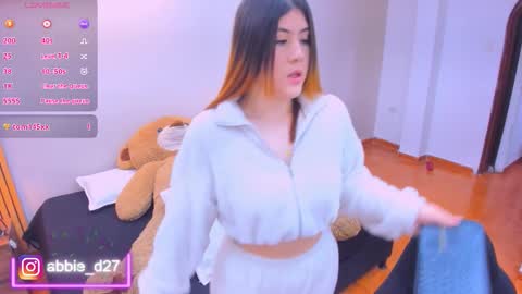 Abbie Edmond  online show from 01-07-26, 03:53