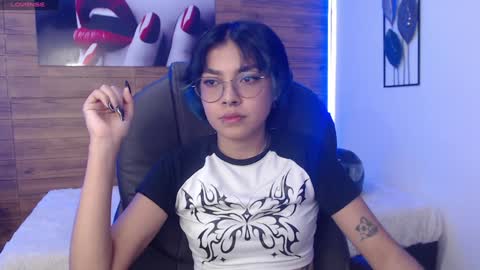 Snapshot of abbiross chatting on 12-24-24, 07:11 Abbi online show from 12-24-24, 07:11