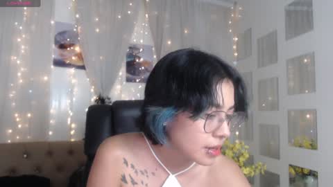 Snapshot of abbiross chatting on 01-06-25, 08:07 Abbi online show from 01-06-25, 08:07