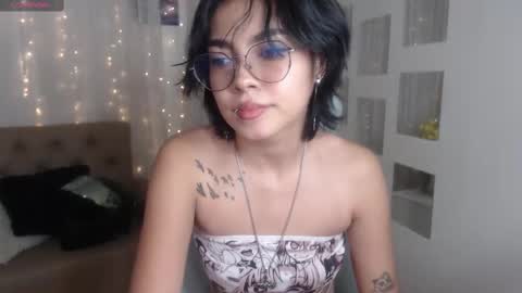 Snapshot of abbiross chatting on 03-12-25, 07:28 Abbi online show from 03-12-25, 07:28