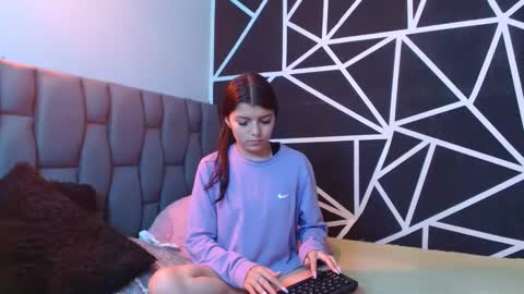 Snapshot of abby_and_chriss18 chatting on 12-18-24, 02:32 Abby y Crhiss online show from 12-18-24, 02:32