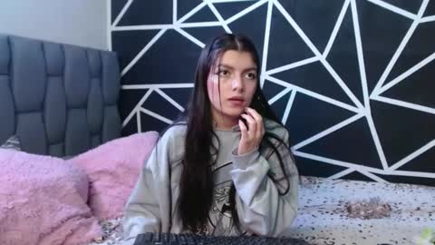 Snapshot of abby_and_chriss18 chatting on 01-16-25, 12:45 Abby y Crhiss online show from 01-16-25, 12:45