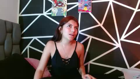 Snapshot of abby_and_chriss18 chatting on 09-19-25, 02:02 Abby y Crhiss online show from 09-19-25, 02:02
