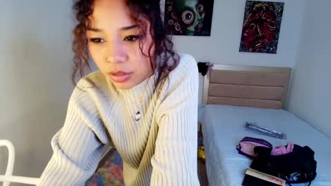 Lucia  online show from 01-19-25, 02:59