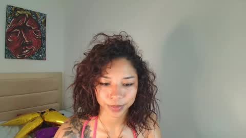 Lucia  online show from 01-25-25, 05:08