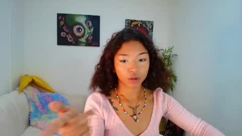 Lucia  online show from 01-30-25, 12:06