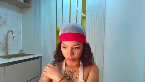 Lucia  online show from 02-01-25, 01:20