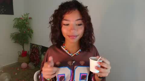 Lucia  online show from 02-06-25, 12:16