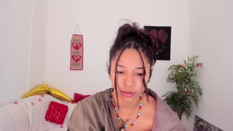 Lucia  online show from 02-12-25, 06:19
