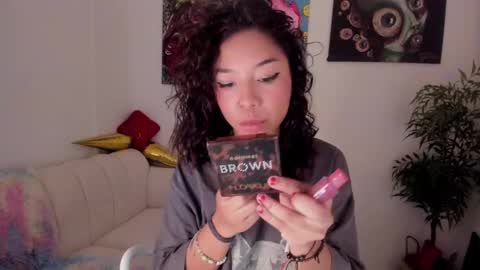 Lucia  online show from 03-10-25, 12:04