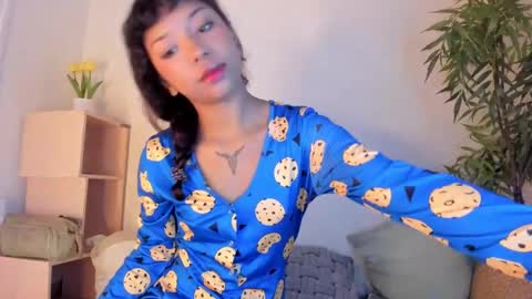 Lucia  online show from 09-26-25, 06:45