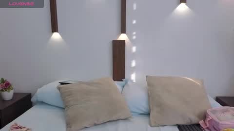 Abbygail online show from 12-18-25, 12:33