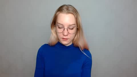 Abby Lovense is active online show from 01-18-25, 09:34
