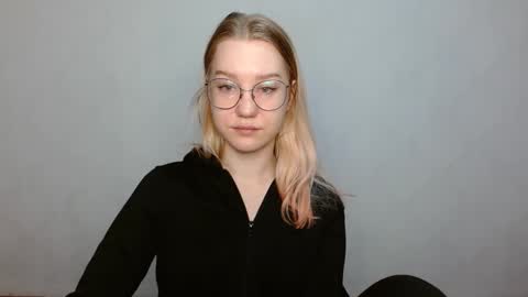 Abby Lovense is active online show from 02-09-25, 09:37