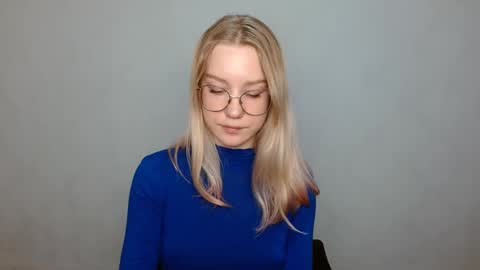 Abby Lovense is active online show from 02-11-25, 11:43