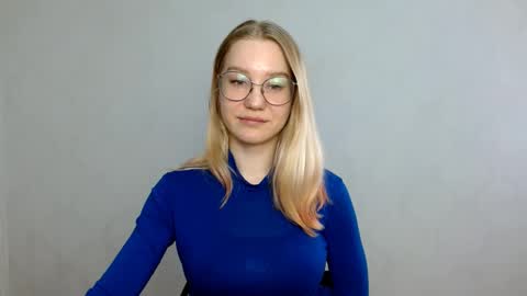 Abby Lovense is active online show from 02-26-25, 10:36