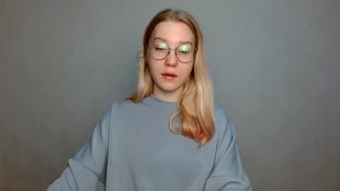 Abby Lovense is active online show from 03-01-25, 08:13