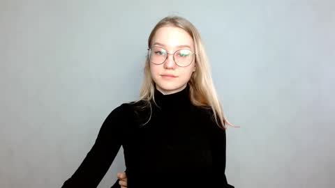 Abby Lovense is active online show from 03-06-25, 11:36
