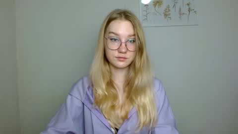 Snapshot of abbymoore__ chatting on 11-04-25, 09:30 Abby Lovense is active online show from 11-04-25, 09:30