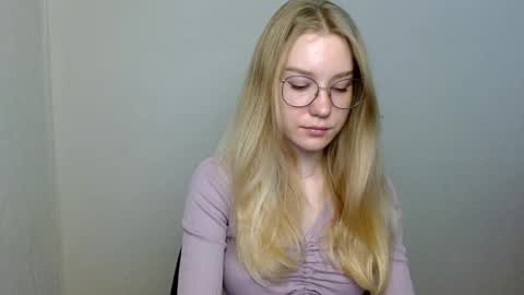 Snapshot of abbymoore__ chatting on 11-10-25, 08:46 Abby Lovense is active online show from 11-10-25, 08:46