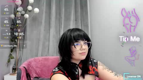 Abby Pearl online show from 10-30-25, 09:48