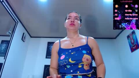 Snapshot of abbyshinne chatting on 11-04-25, 12:59 abbyshinne online show from 11-04-25, 12:59