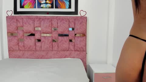 Snapshot of abella_lov chatting on 10-24-25, 12:23 abella_lov online show from 10-24-25, 12:23