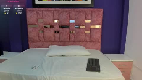 Snapshot of abella_lov chatting on 11-28-25, 12:19 abella_lov online show from 11-28-25, 12:19