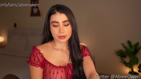 abie_owen online show from 02-10-26, 12:37