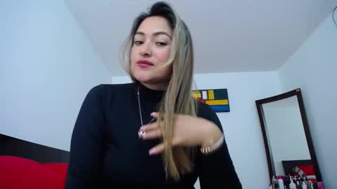 ximena online show from 12-08-24, 01:47