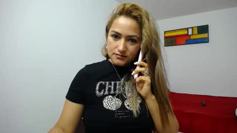 ximena online show from 10-15-25, 01:44