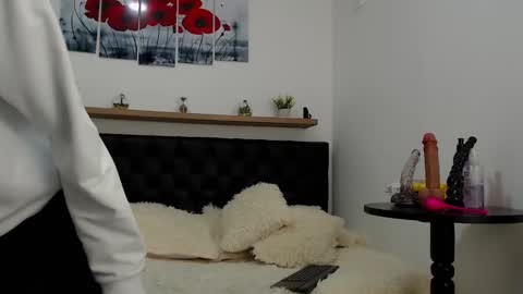 Abigail online show from 01-22-25, 01:20