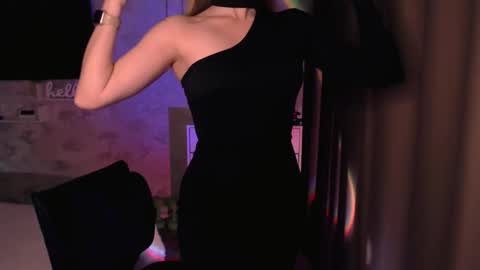 Anna online show from 11-21-25, 08:18