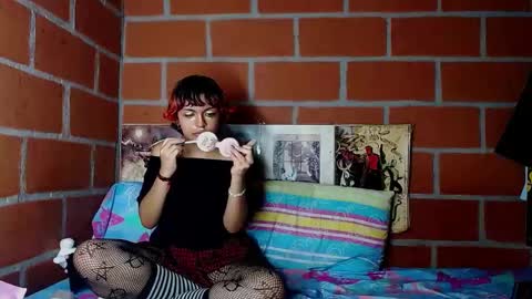 Abigail and Noah online show from 12-30-24, 12:11