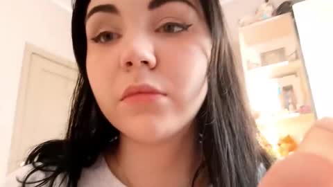 Snapshot of abigaildestro chatting on 10-06-25, 03:37 Abi online show from 10-06-25, 03:37