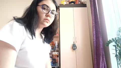 Snapshot of abigaildestro chatting on 10-08-25, 08:45 Abi online show from 10-08-25, 08:45