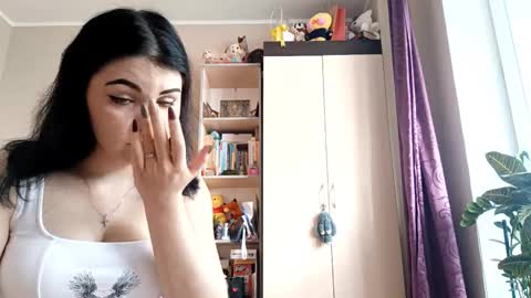 Snapshot of abigaildestro chatting on 10-16-25, 07:09 Abi online show from 10-16-25, 07:09