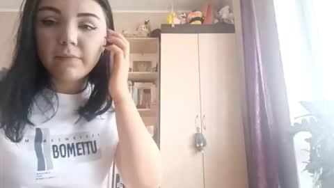 Snapshot of abigaildestro chatting on 10-24-25, 10:11 Abi online show from 10-24-25, 10:11