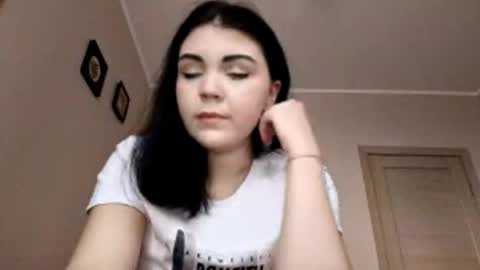 Snapshot of abigaildestro chatting on 10-28-25, 10:41 Abi online show from 10-28-25, 10:41