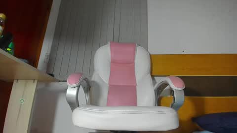 Snapshot of abiigail_fox chatting on 02-22-25, 03:12 Abigail online show from 02-22-25, 03:12