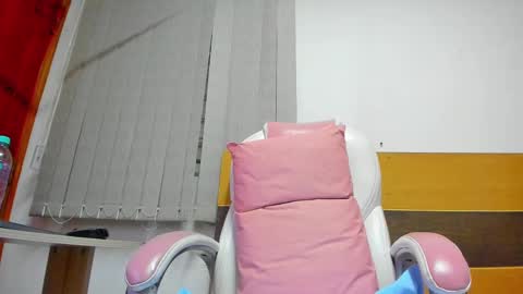 Snapshot of abiigail_fox chatting on 02-25-25, 06:14 Abigail online show from 02-25-25, 06:14