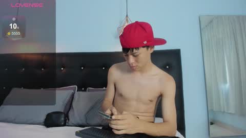 abraham_horny18 online show from 11-13-25, 08:19