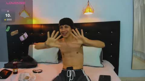 abraham_horny18 online show from 11-17-25, 08:25