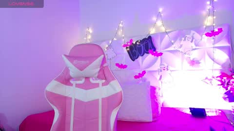 Abril  online show from 10-08-25, 09:40