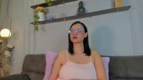 Abril jones online show from 10-31-25, 08:37